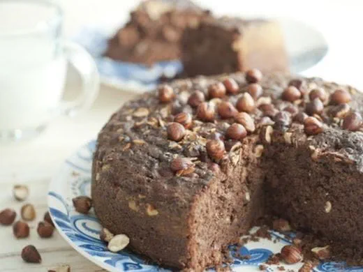 recipe image Receta Bizcocho de chocolate con avellanas