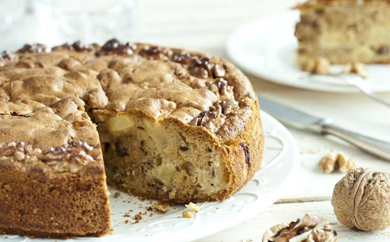 recipe image Receta Bizcocho de nueces con manzanas