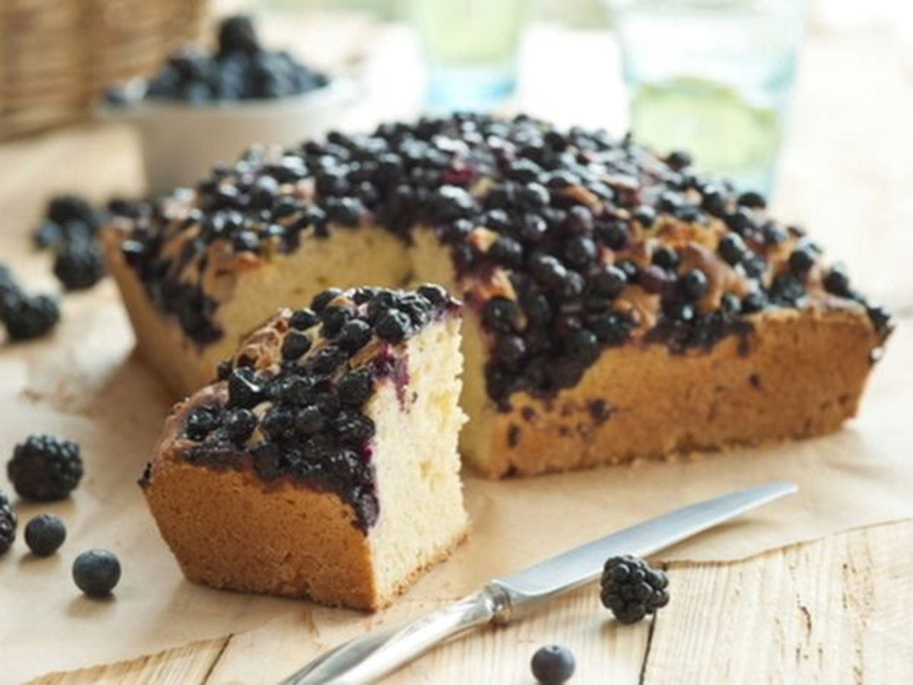 recipe image Receta Bizcocho con frutas del bosque